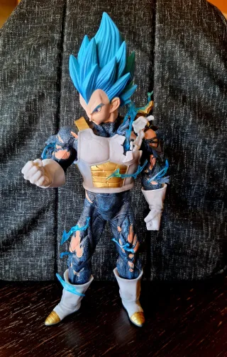 Statua Vegeta Super Saiyan Blu
