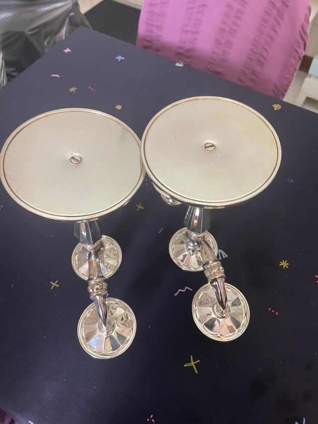 Coppia di candelieri in argento