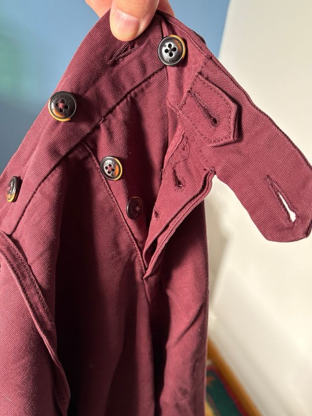 Pantalón chino burdeos Scalpers