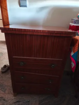 Máquina de coser Alfa antigua