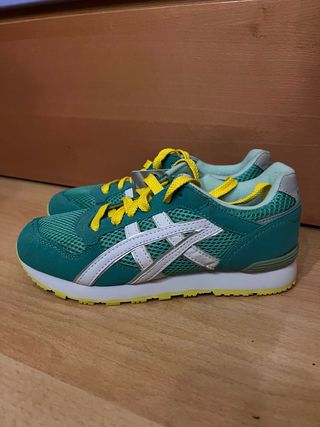 Zapatillas Asics verdes y amarillas