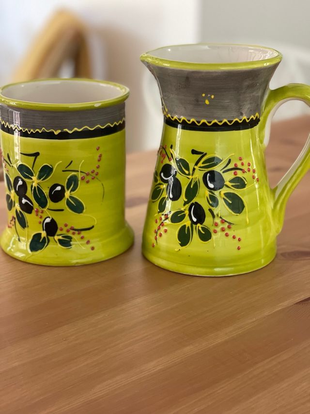 Juego de cerámica con aceitunas