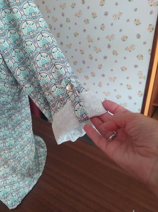 Blusa mujer estampada con manga talla 44.