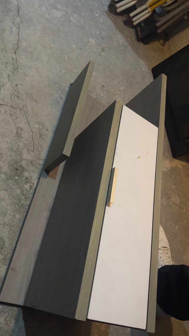 Recibidor madera gris y blanco.con espejo