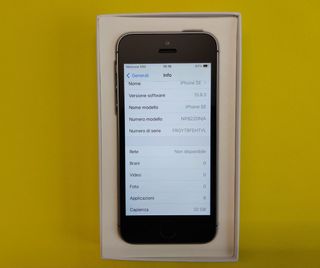 Apple iPhone SE (2019) 32GB Argento