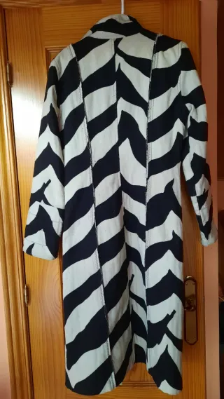 Abrigo Desigual Zigzag Blanco y Negro