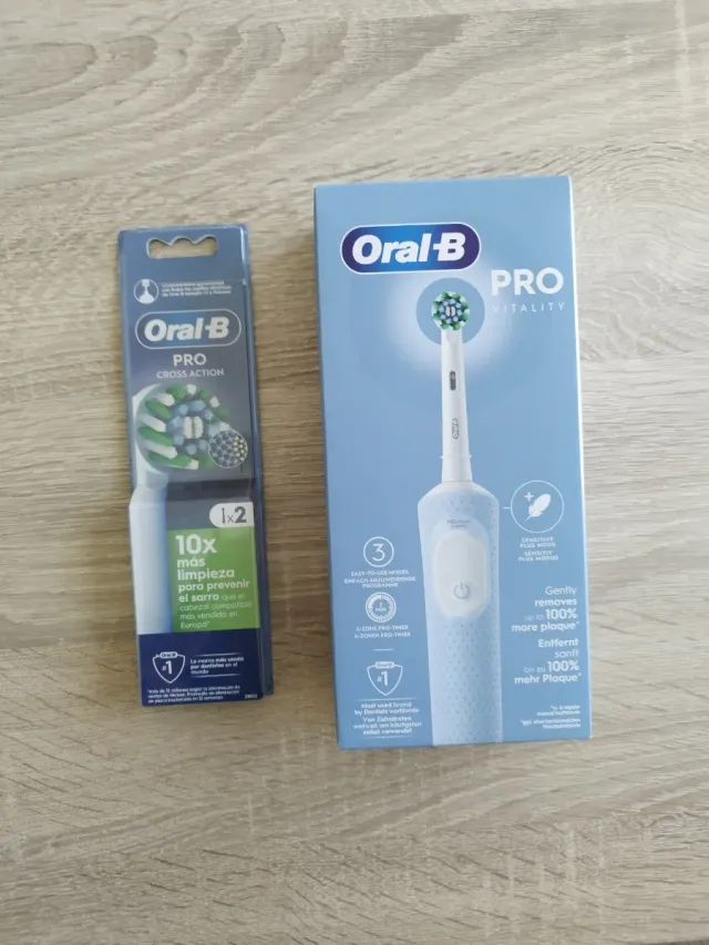 Oral-B Pro Vitality Cepillo Eléctrico + Recambios