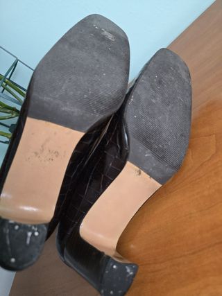 ZAPATOS DE TACÓN  COCODRILO. NÚMERO 37