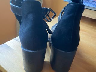 Botines Zara Negros Tacón Hebilla