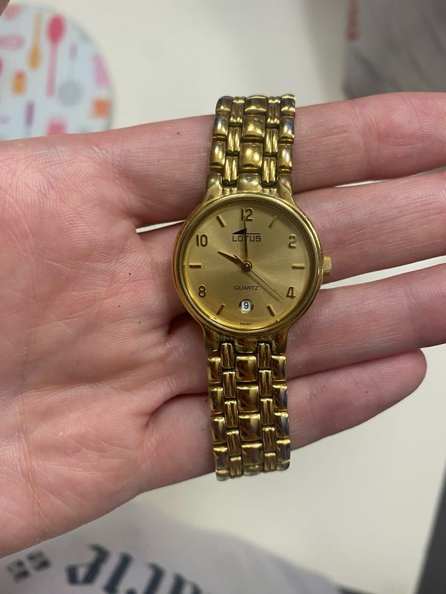 Reloj Lotus Dorado con Fecha vintage