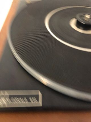 Tocadiscos Vinilos 33/45 RPM 220V Base Madera para