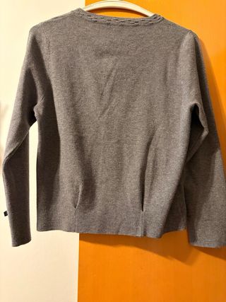 Chaqueta gris mujer con lazos y perlas