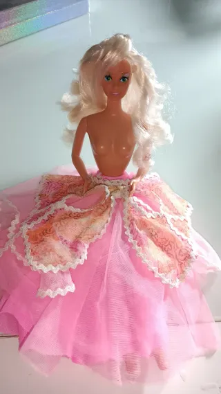 Ballo in costume da Barbie 1996. Ballo in maschera.