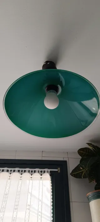 2 lampade: vetro verde e legno
