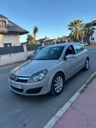 Opel Astra 2006 5 puertas, 128.000km