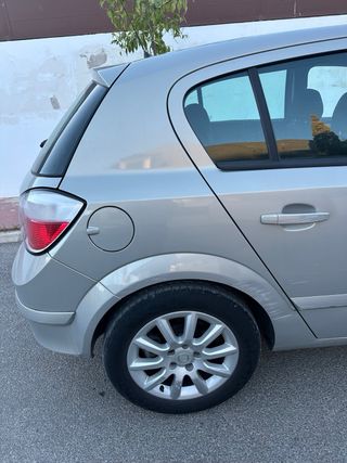 Opel Astra 2006 5 puertas, 128.000km