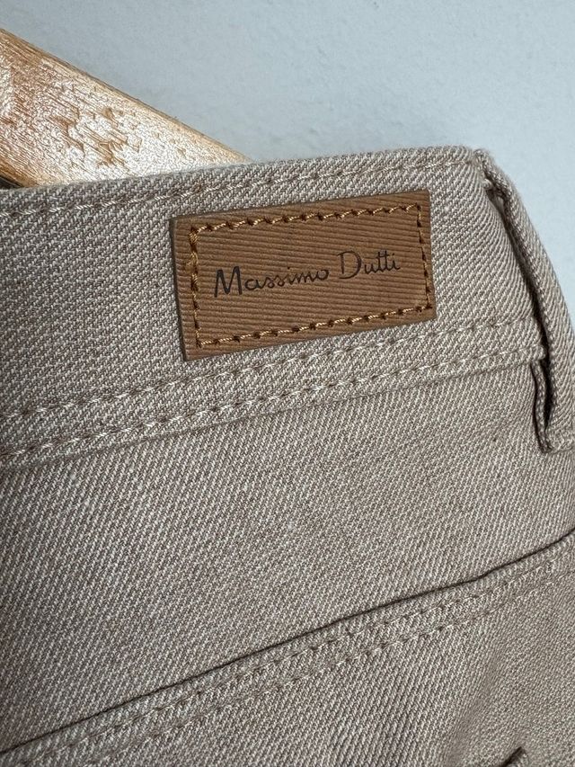 Pantalón slim fit beige