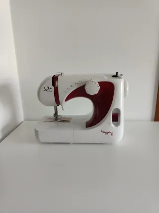 Máquina de coser Jata Génesis 695
