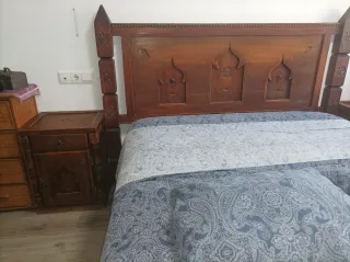 Cabecero (135 o 150) y mesitas de noche marroquíes
