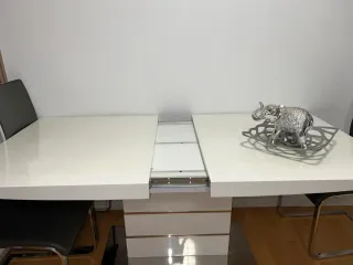 Mesa de comedor extensible con 4 sillas