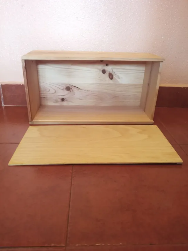 Scatola decorativa in legno