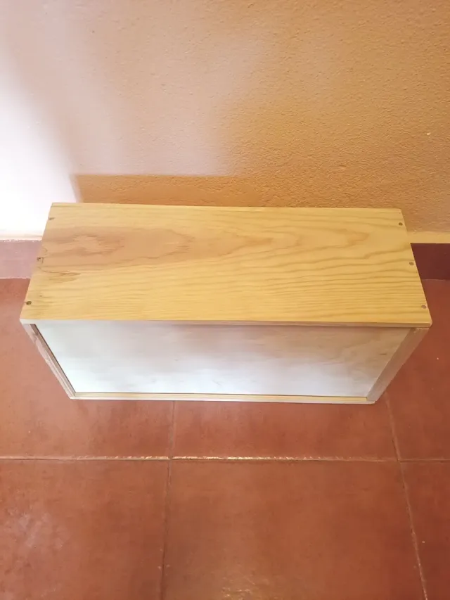 Scatola decorativa in legno