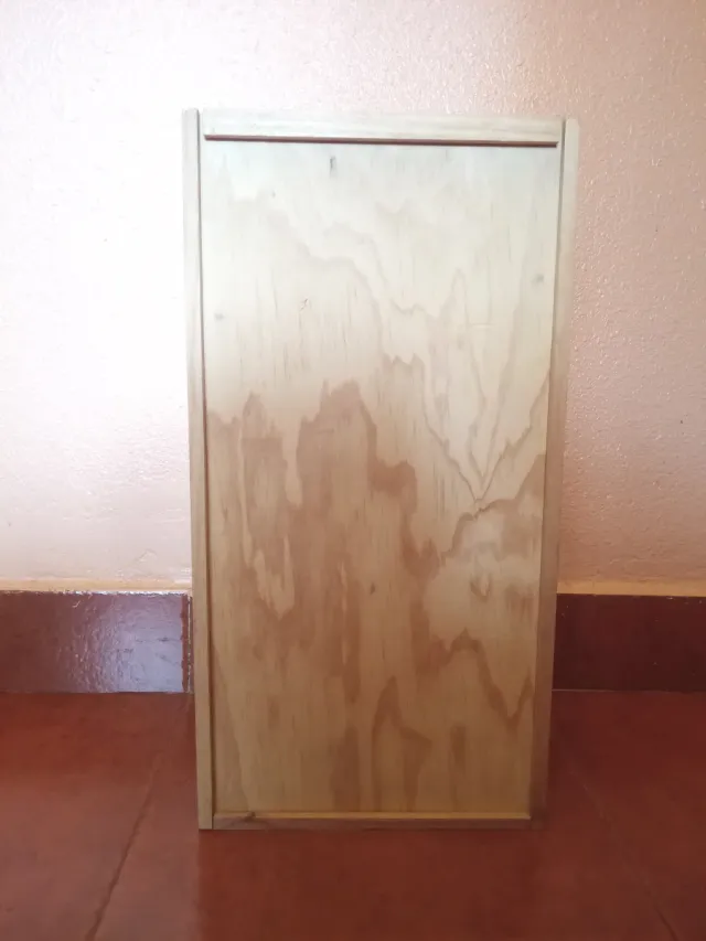 Scatola decorativa in legno