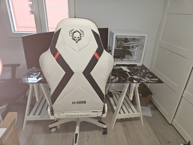 Silla Gaming Blanca y Negra