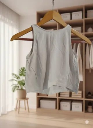 Camiseta blanca sin mangas