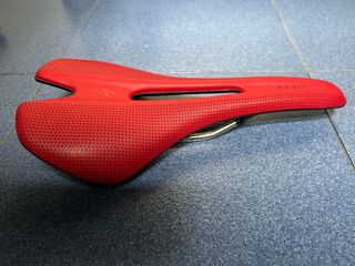 Sillín Specialized Toupe 143mm Rojo