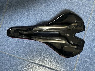 Sillín Specialized Toupe 143mm Rojo