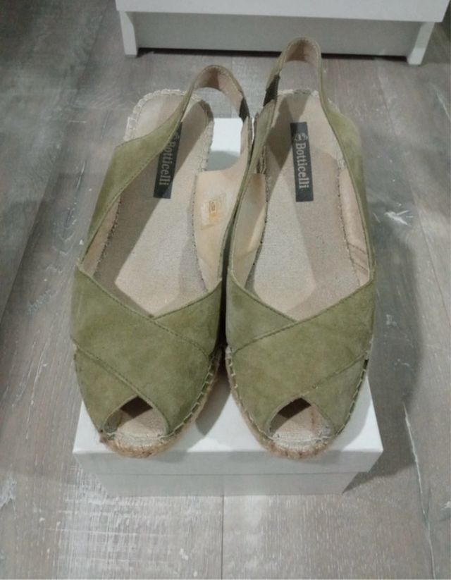 Sandalias cuña verde talla 37