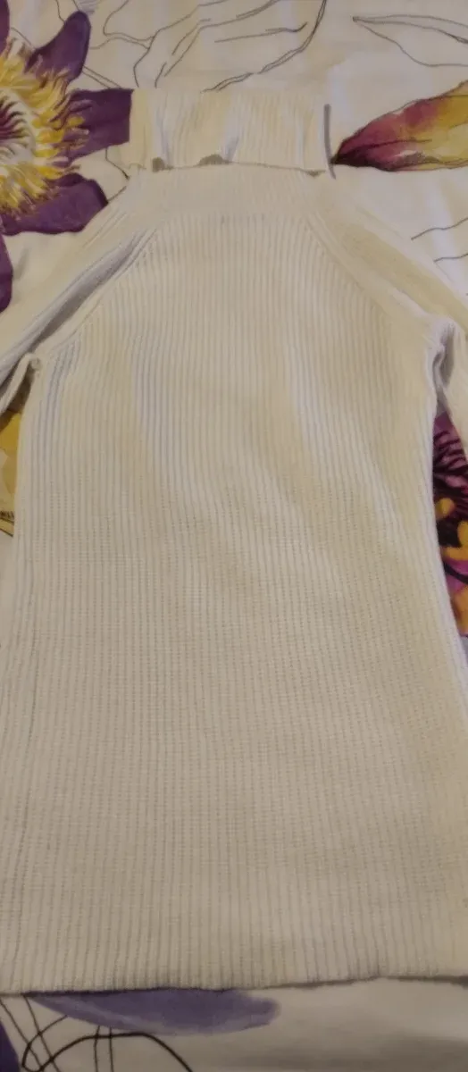 Vestido blanco de cuello alto