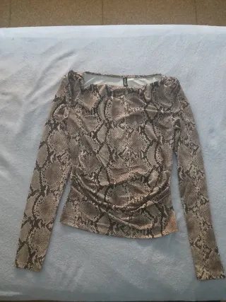 Jersey H&M estampado serpiente