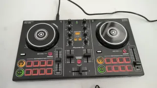 Controlador DJ Pioneer DDJ-200. B4Y5421