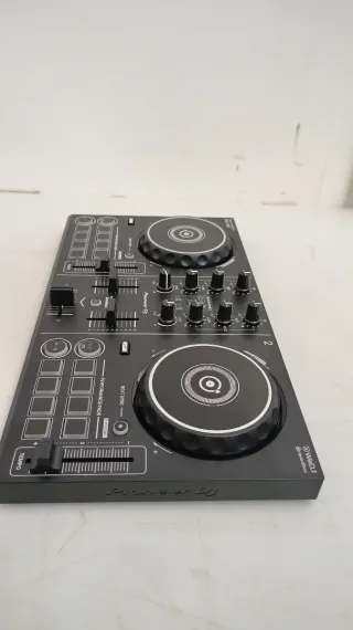 Controlador DJ Pioneer DDJ-200. B4Y5421