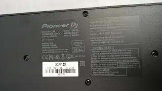 Controlador DJ Pioneer DDJ-200. B4Y5421