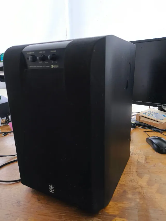 Subwoofer Yamaha Negro yst-sw45