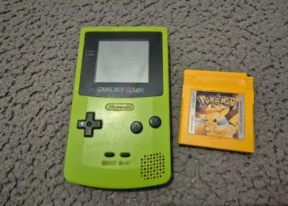 Nintendo Game Boy Color Verde + Pokémon Amarillo