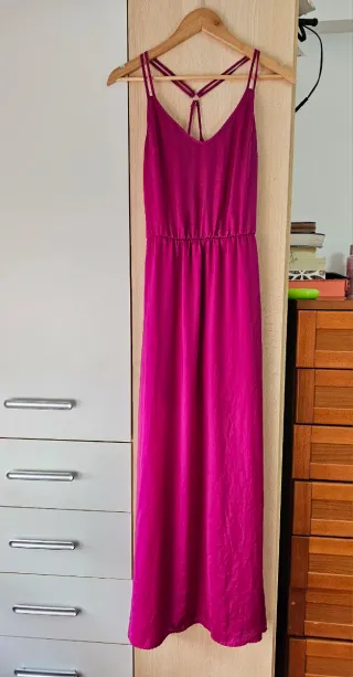 Vestido largo Stradivarius rosa
