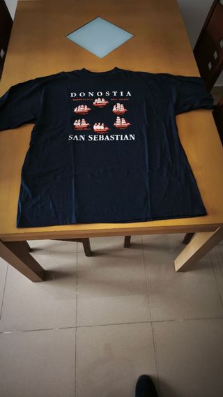 Camiseta negra manga corta Donostia San Sebastián