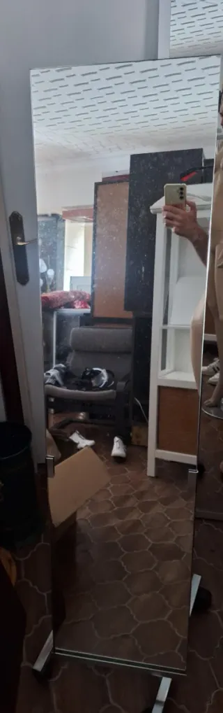 Espejo de pie con ruedas