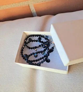 Collar cristal tallado en gotas negro y tornasol