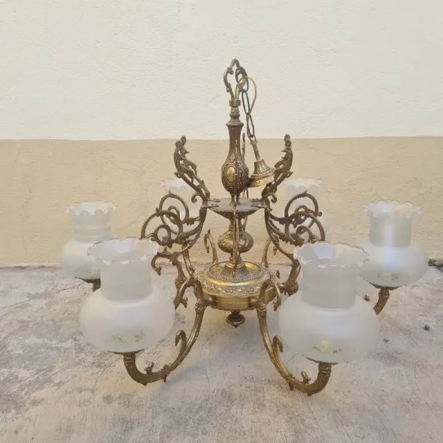 Lámpara de araña de 6 brazos dorada