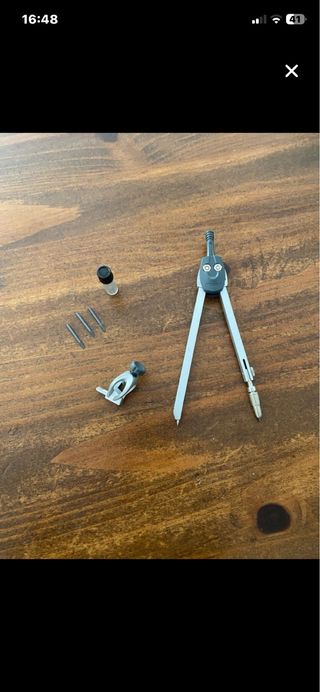 Compás escolar con accesorios