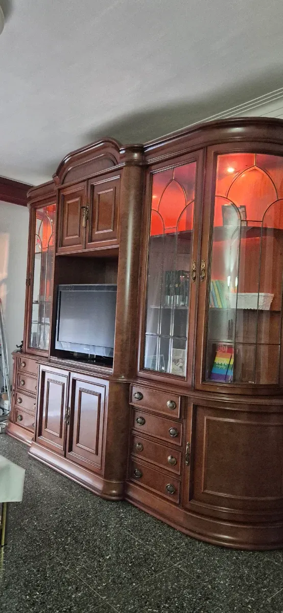 Móveis antigos com luz