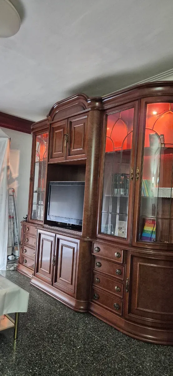 Móveis antigos com luz