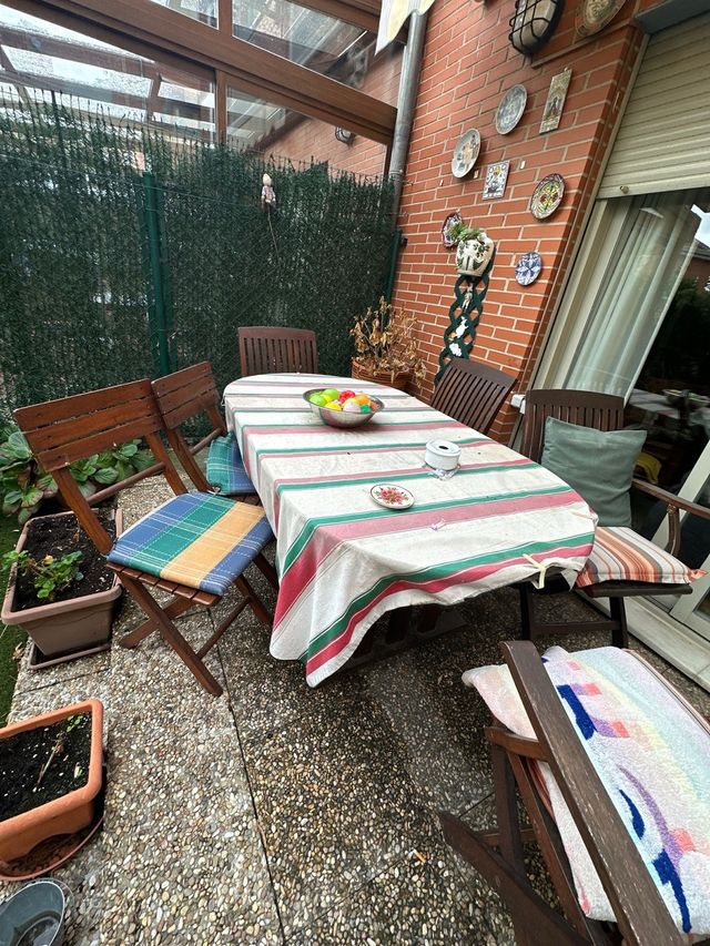 Mesa de jardín de madera