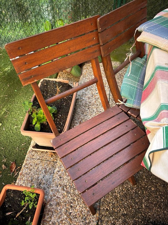 Mesa de jardín de madera