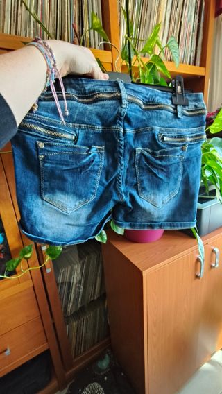 Pantalón vaquero corto 